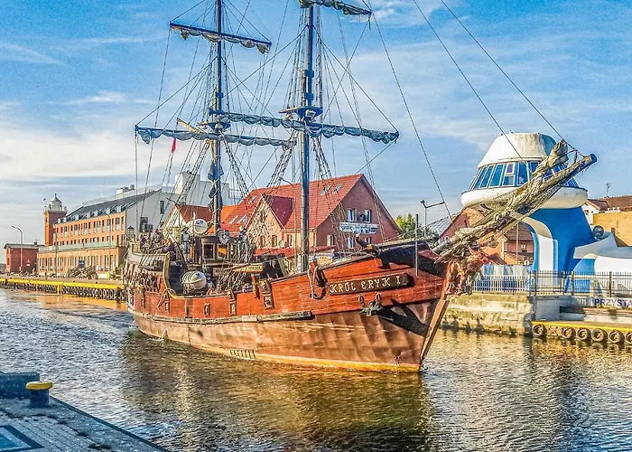 Cozy In With Wifi Apartamento Darlowo